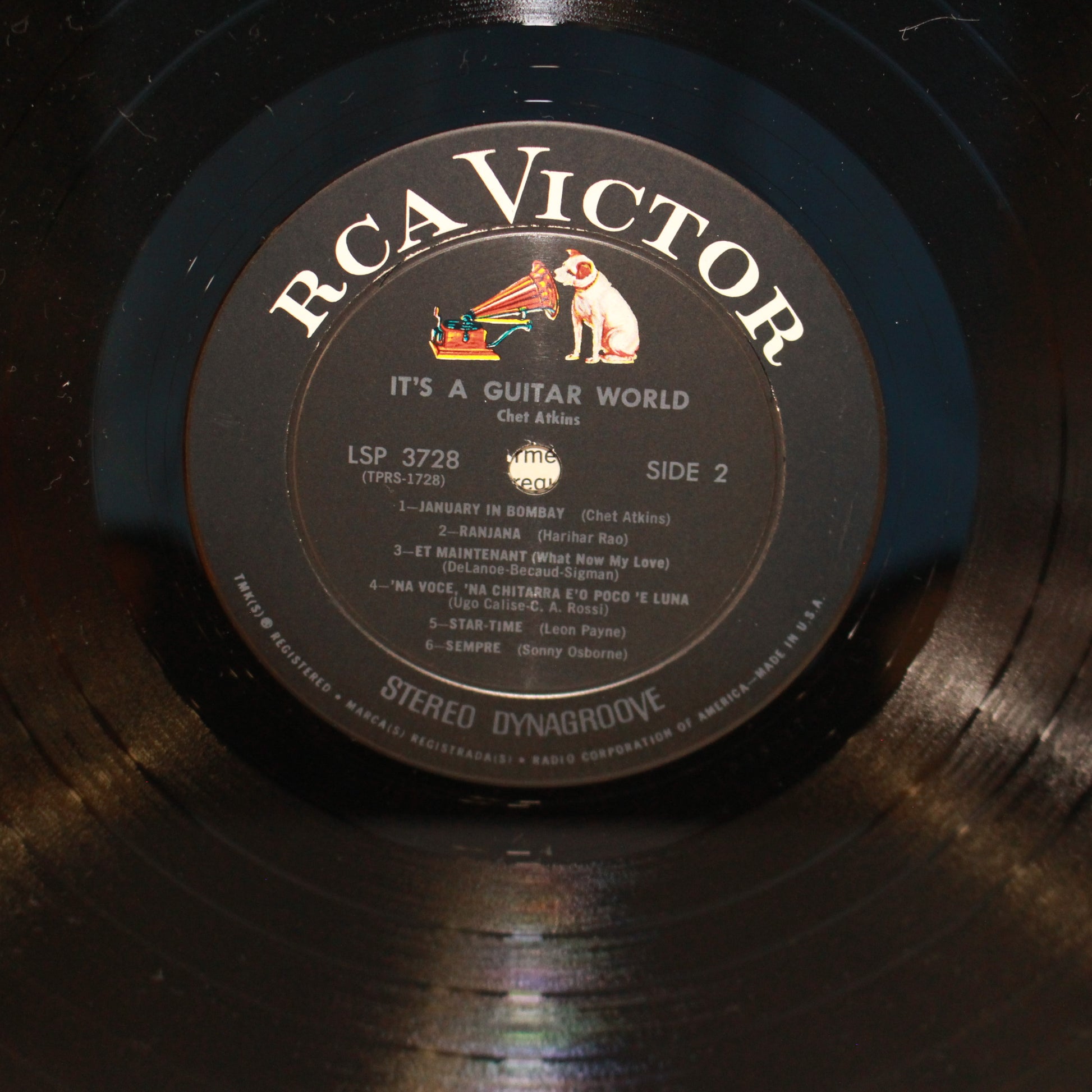 Chet Atkins : It's A Guitar World (LP,Stereo)