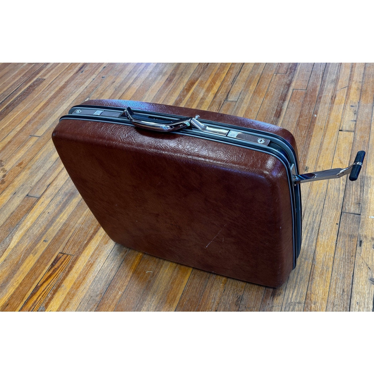 Vintage 1970's Samsonite Survivor Series 25" Medium Rolling Suitcase with Pull