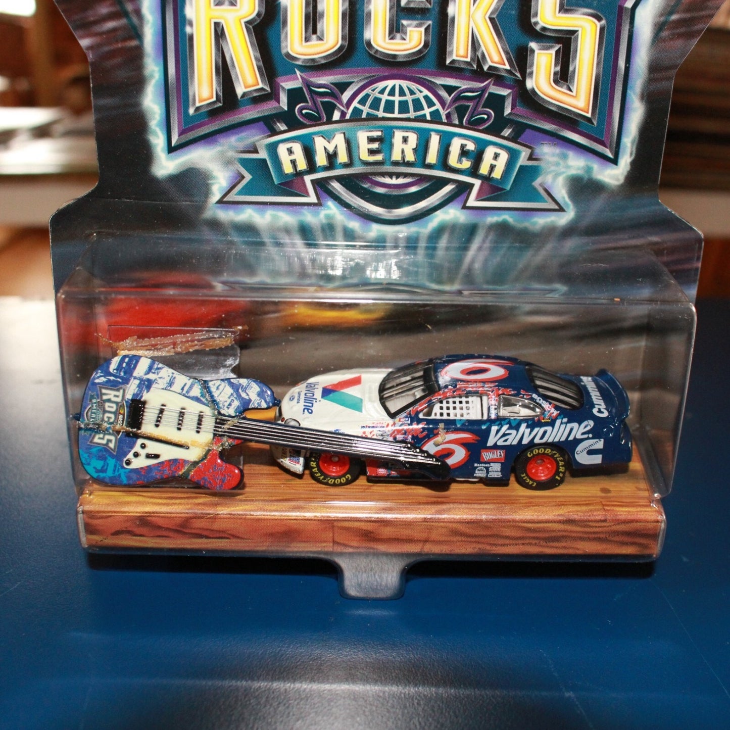 Lot of 5: Die-Cast Hot Wheels w/ Collectible Guitar  (Items 25282, 25283, 25284, 25289 and 25296)