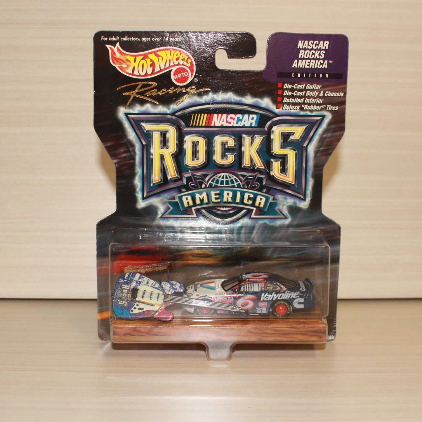 Lot of 5: Die-Cast Hot Wheels w/ Collectible Guitar  (Items 25282, 25283, 25284, 25289 and 25296)