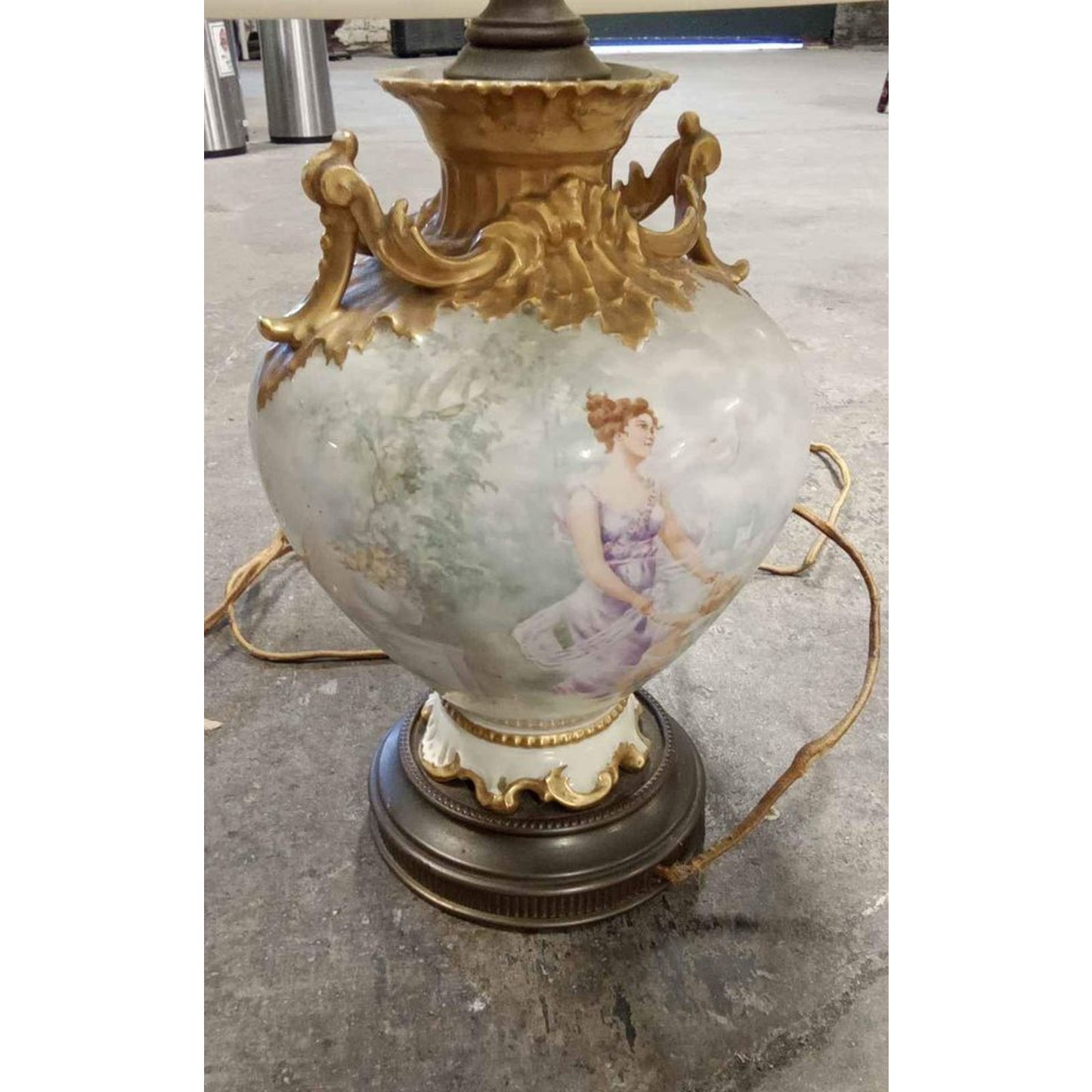 Antique Urn Shaped Table Lamp