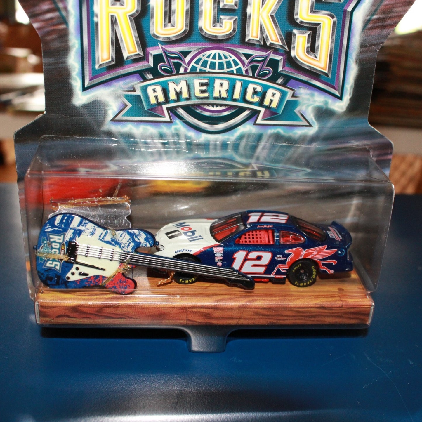 Lot of 5: Die-Cast Hot Wheels w/ Collectible Guitar  (Items 25282, 25283, 25284, 25289 and 25296)