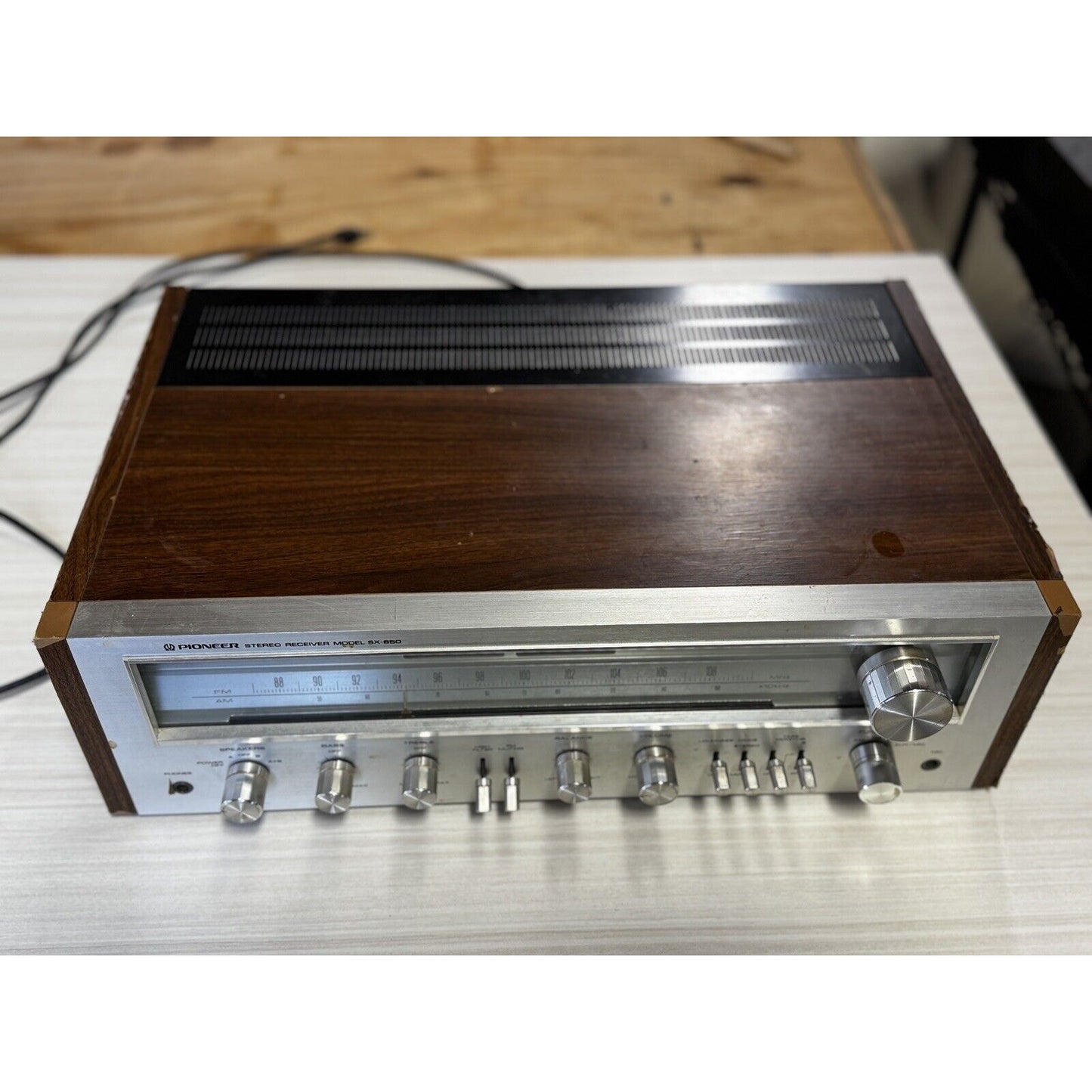 Pioneer SX-650 Vintage Stereo Receiver Tested - Right Cannel Goes in and out