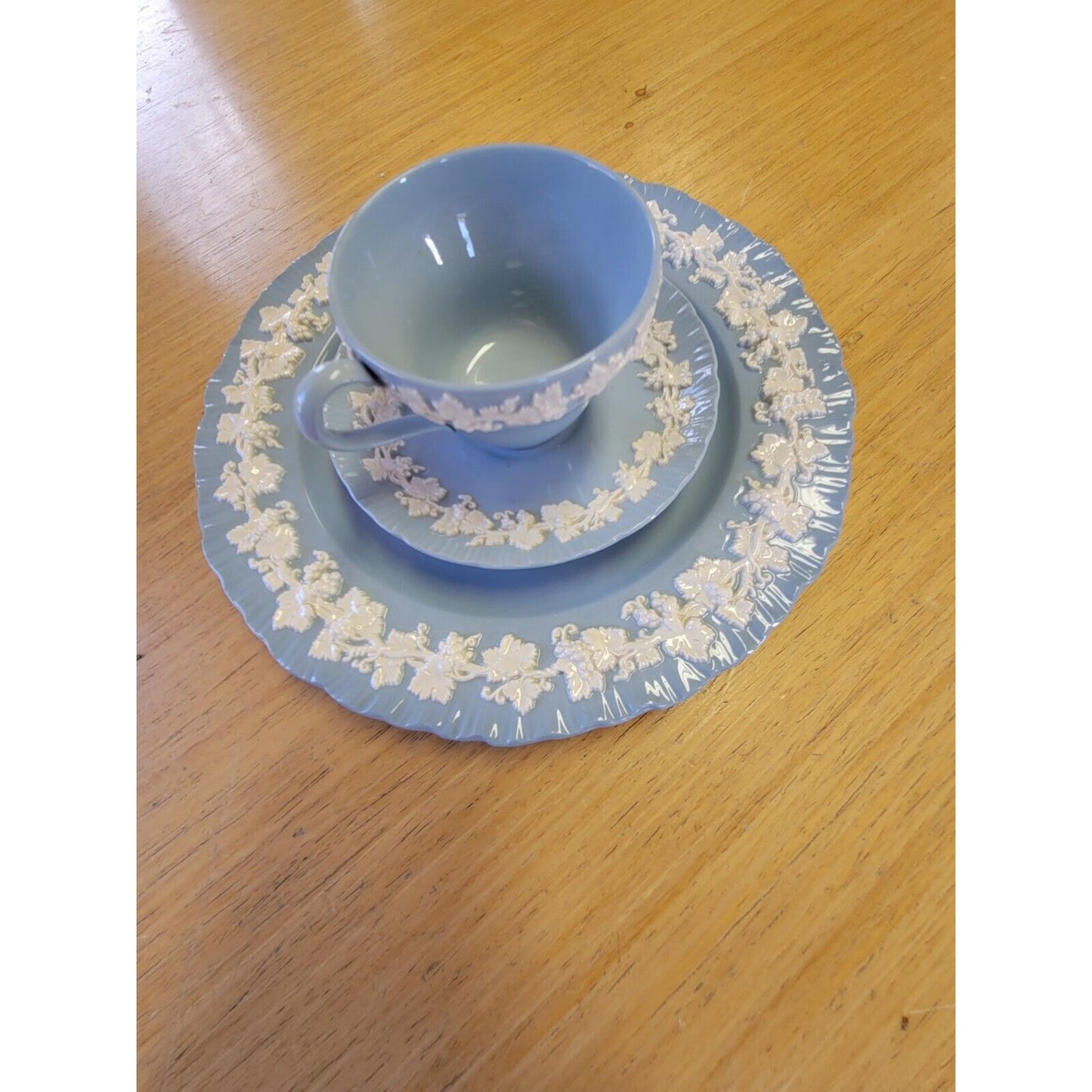 Vintage 1950s Wedgwood of Etruria & Barlaston Embossed Queen's Ware 3 Piece Set