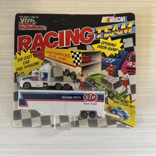 1990 Racing Champions 1:64 Richard Petty #43 STP Transporter – NIB NASCAR