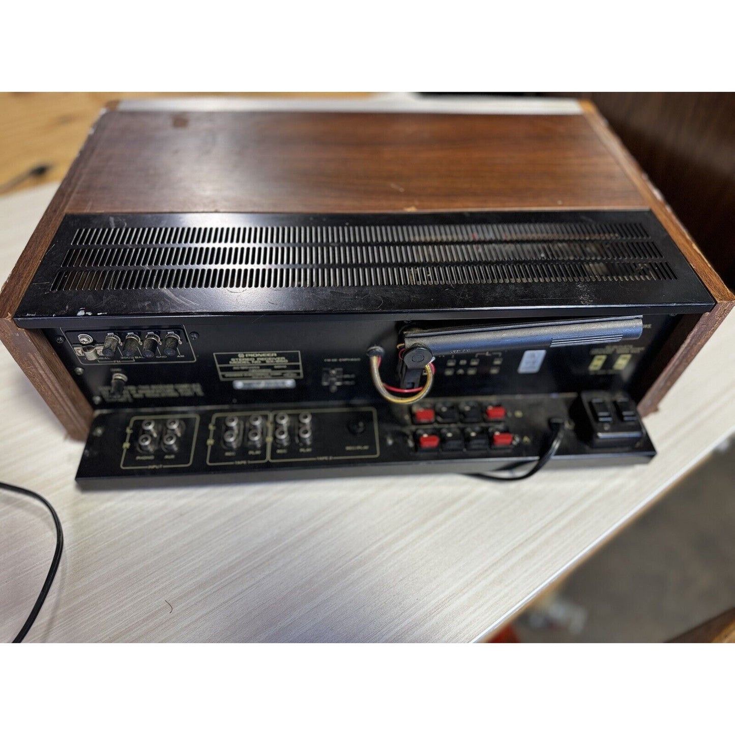 Pioneer SX-650 Vintage Stereo Receiver Tested - Right Cannel Goes in and out