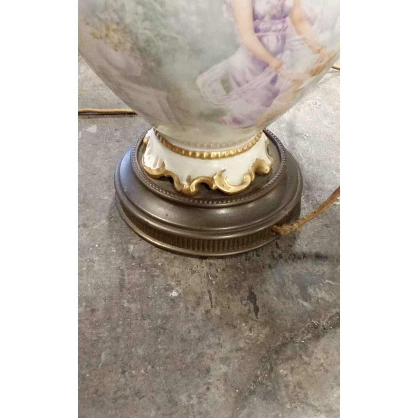 Antique Urn Shaped Table Lamp