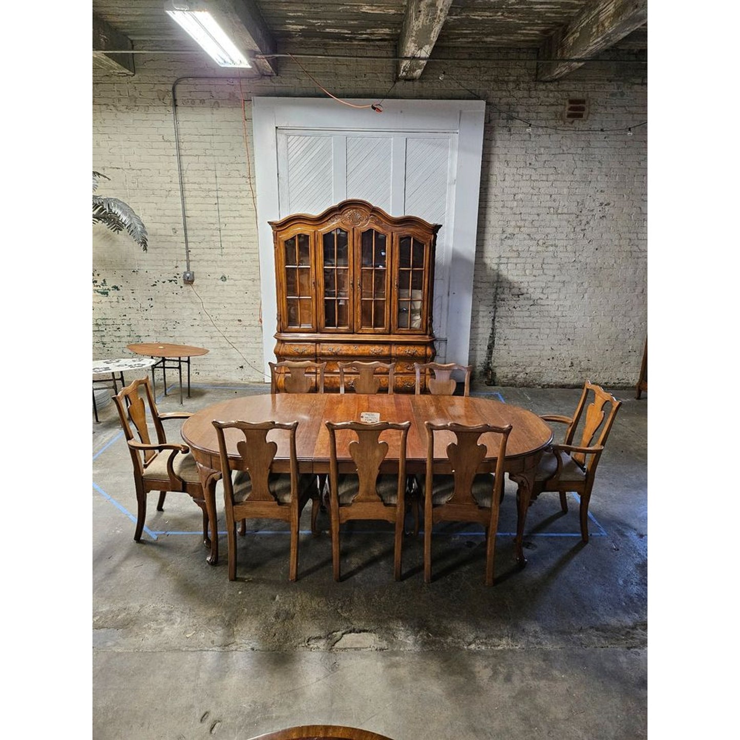 Vintage Queen Ann Staton Extendable Kitchen/Dining Table with 8 Chairs