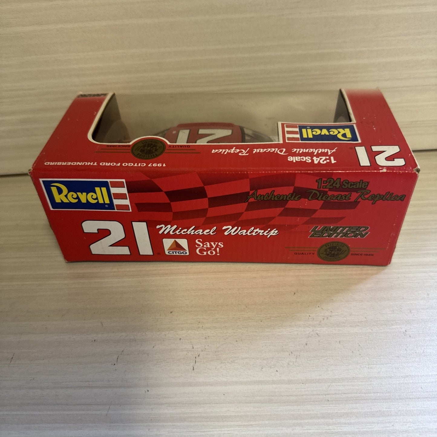 1997 Racing Champions 1:24 Michael Waltrip #21 Citgo Ford Thunderbird – NIB