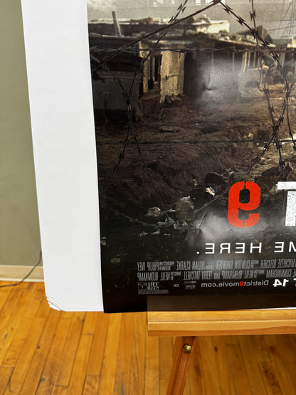 District 9 (2009) original movie poster - back