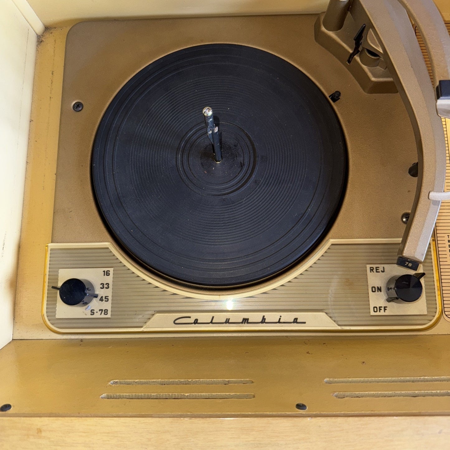 Columbia 360 K2 524 Record Changer Phonograph w/ 45 Adaptor & Spare Needle