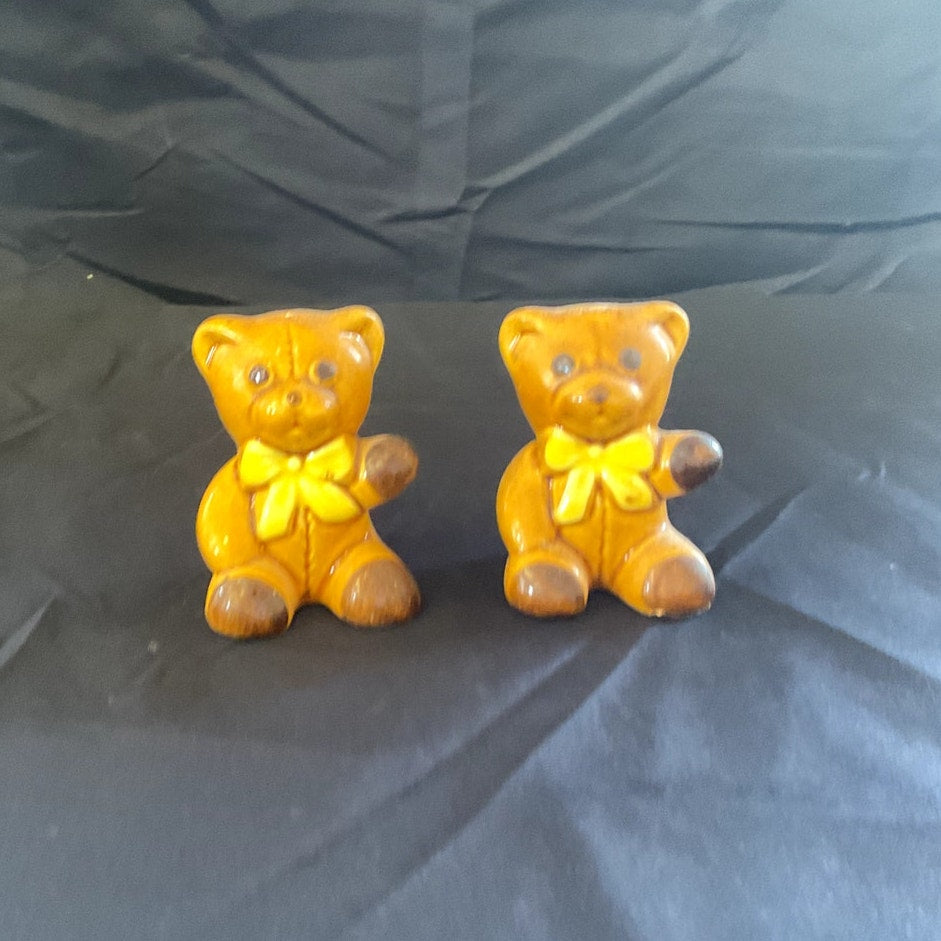 Vintage Weiss Hand Painted Ceramic Salt & Pepper Teddy Bear Shakers - Pair