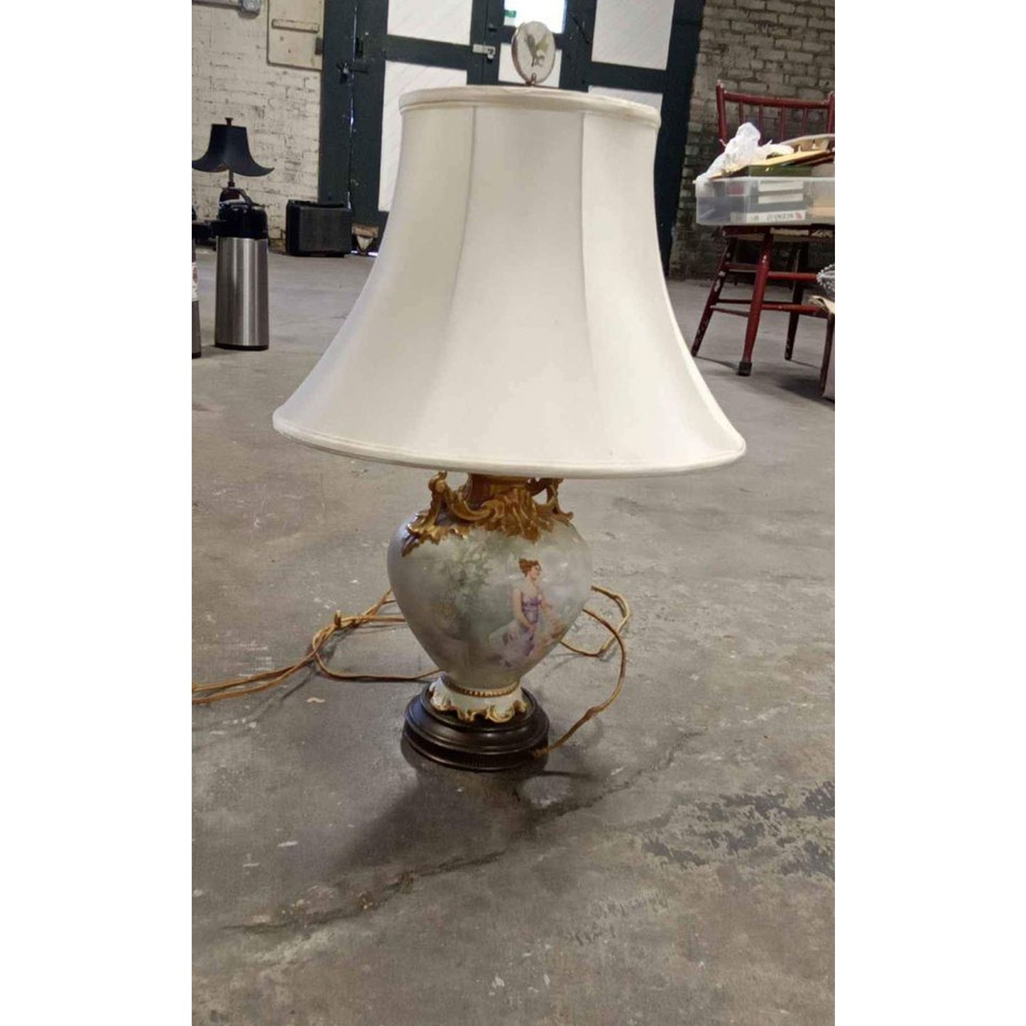 Antique Urn Shaped Table Lamp