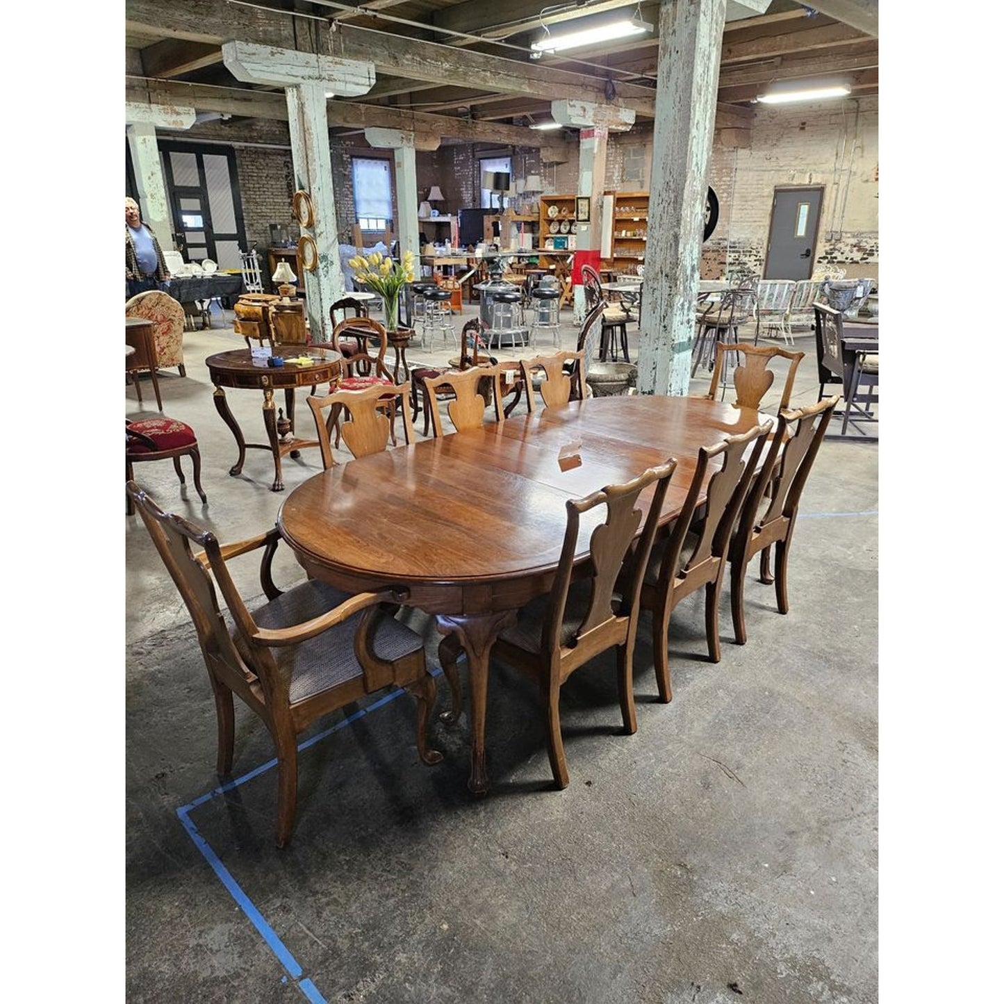 Vintage Queen Ann Staton Extendable Kitchen/Dining Table with 8 Chairs