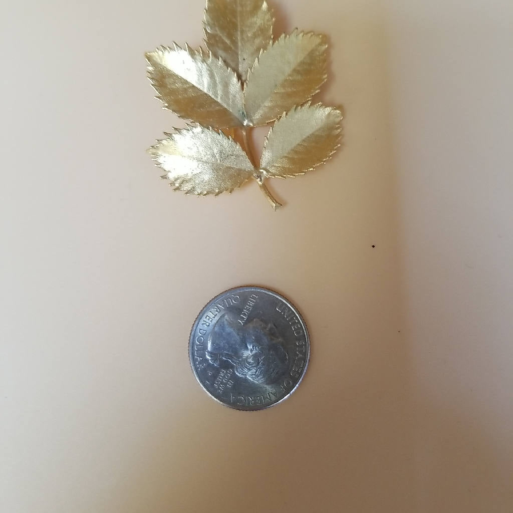 Beautiful Leaf Brooch Pin in Gold Tone Finish