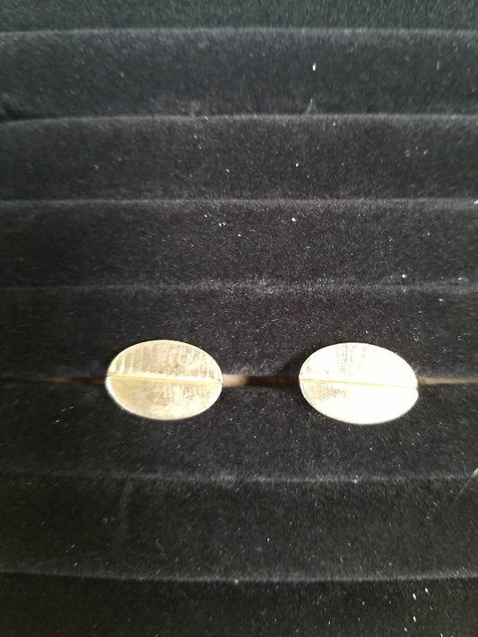 Stunning Vintage Oval Gold Tone Cufflinks with Linear Design