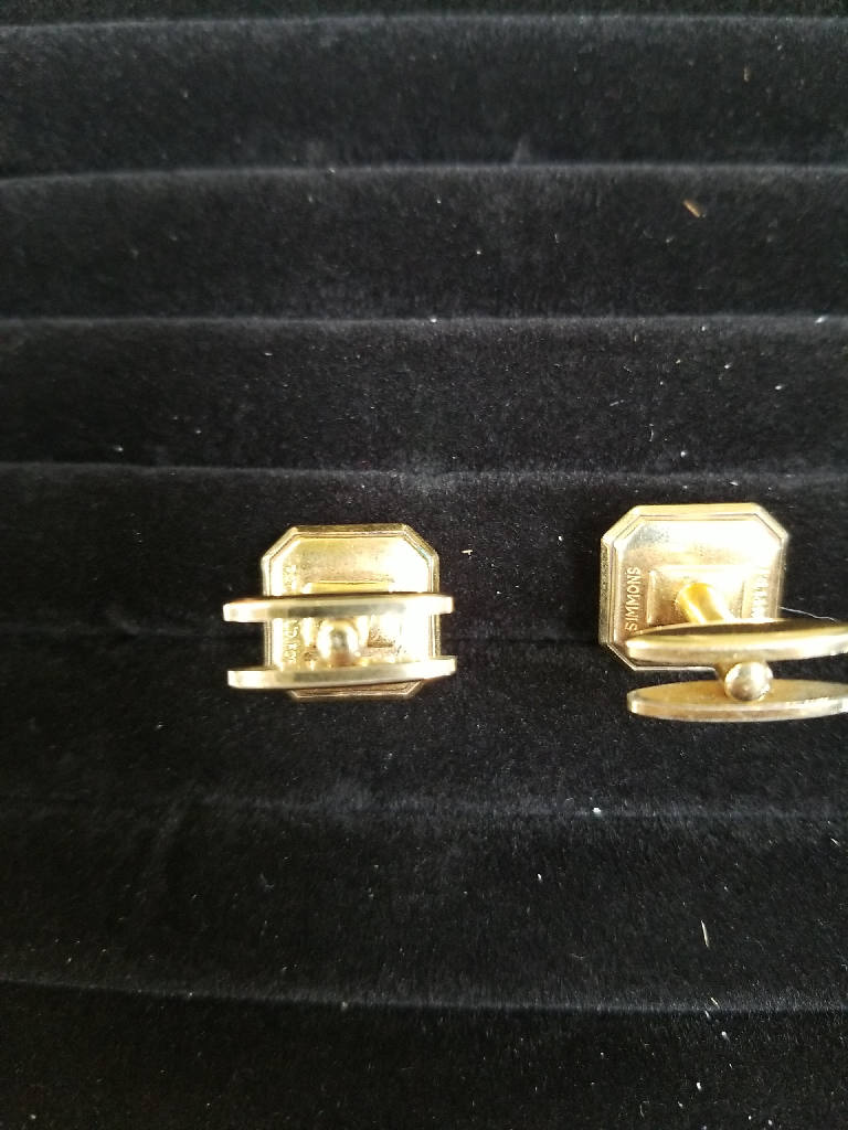 Stunning Vintage Gold-Tone Engraved Cufflinks Elegant Men’s Jewelry
