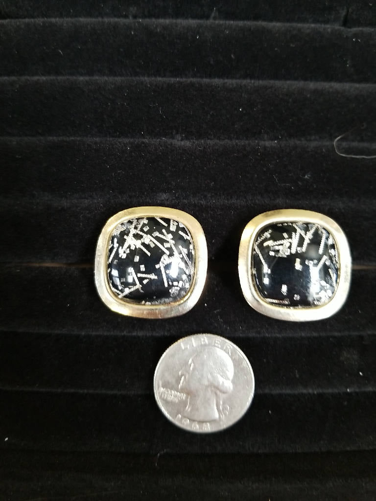 Stunning Vintage Retro Black Gold Tone Cufflinks for Men's Stylish Look