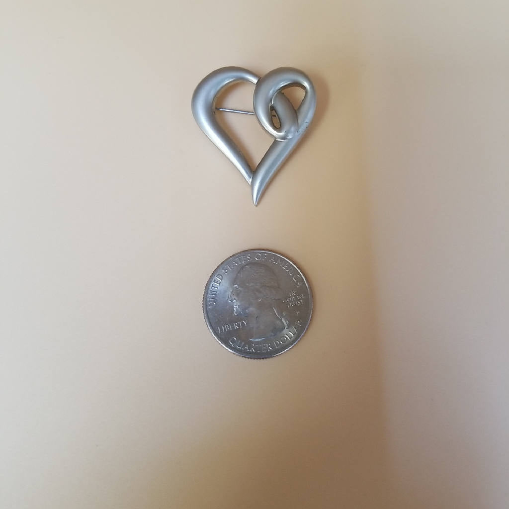 Stunning Stylized Silver Heart Brooch Pin Elegant Fashion Jewelry