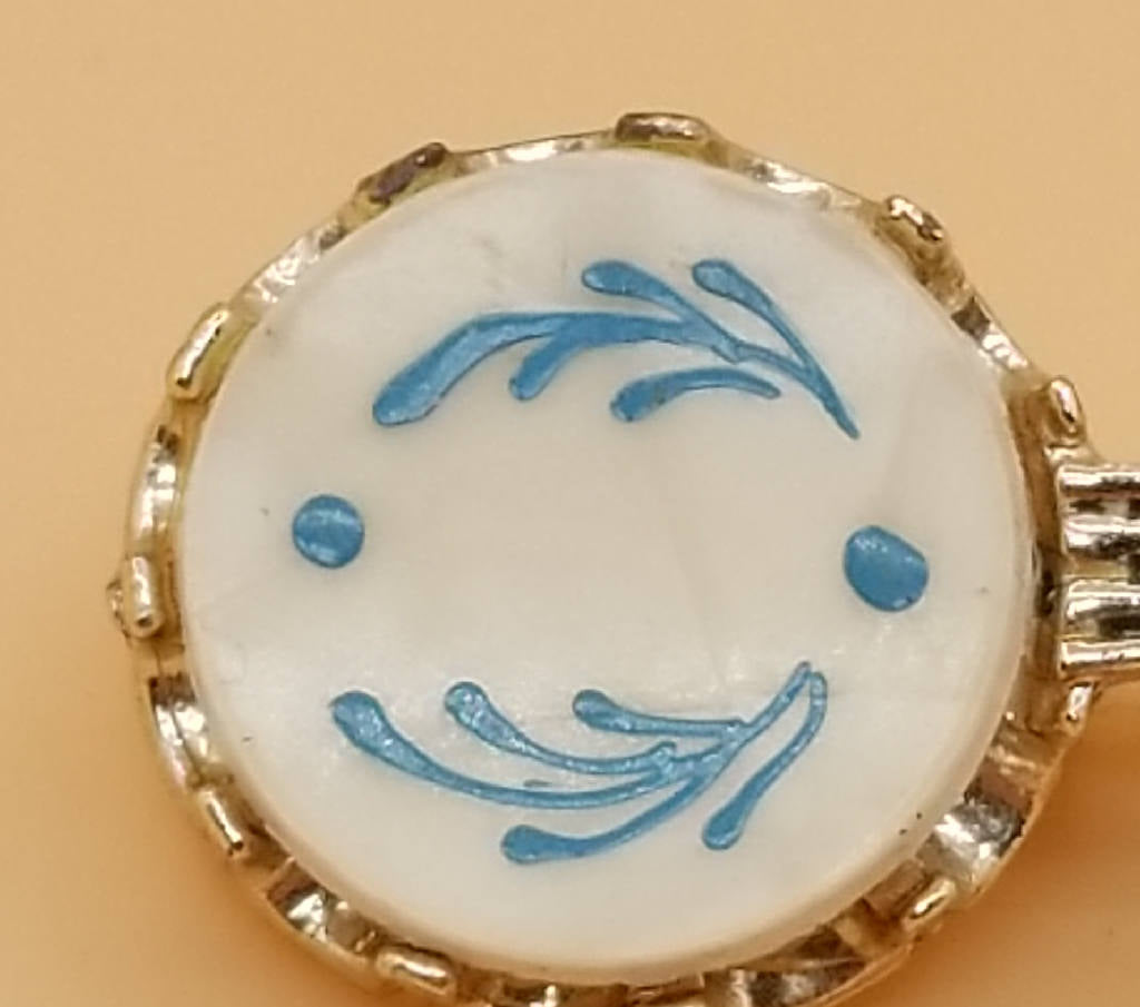 Stunning Vintage Banjo Brooch with Blue Accents