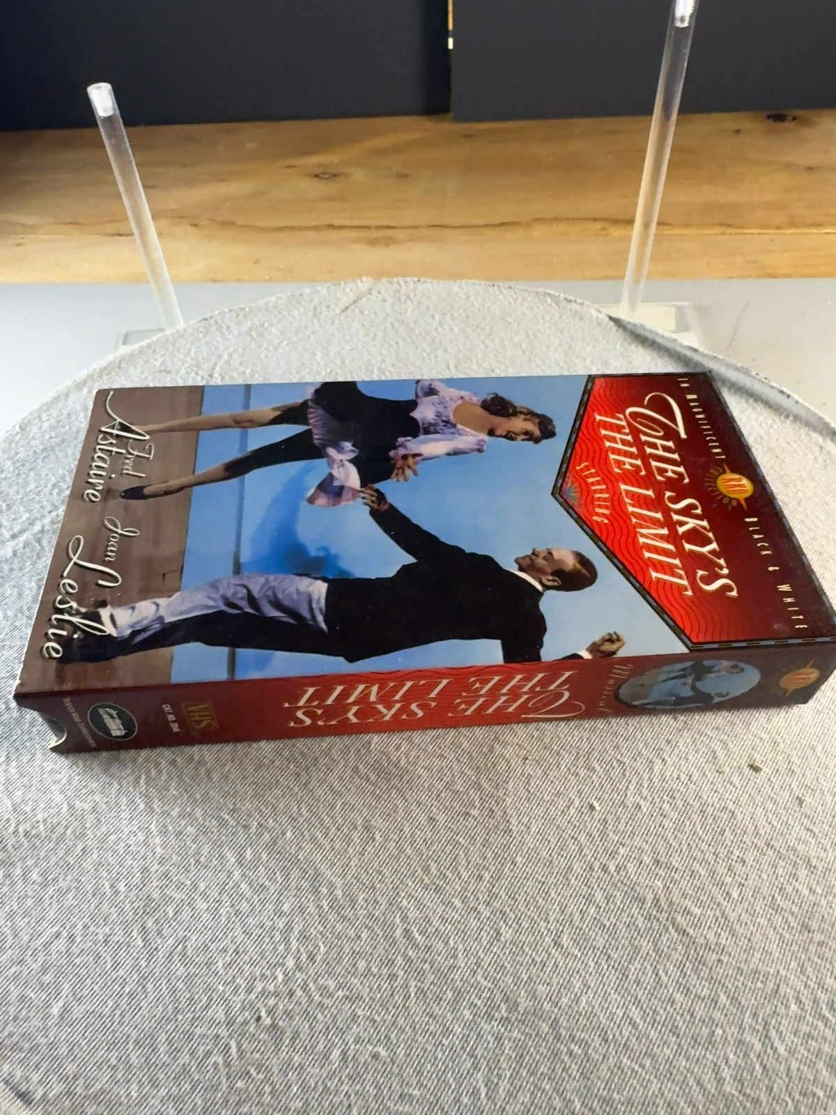 The Sky's the Limit VHS 1943 Fred Astaire Joan Leslie RKO Collection B&W