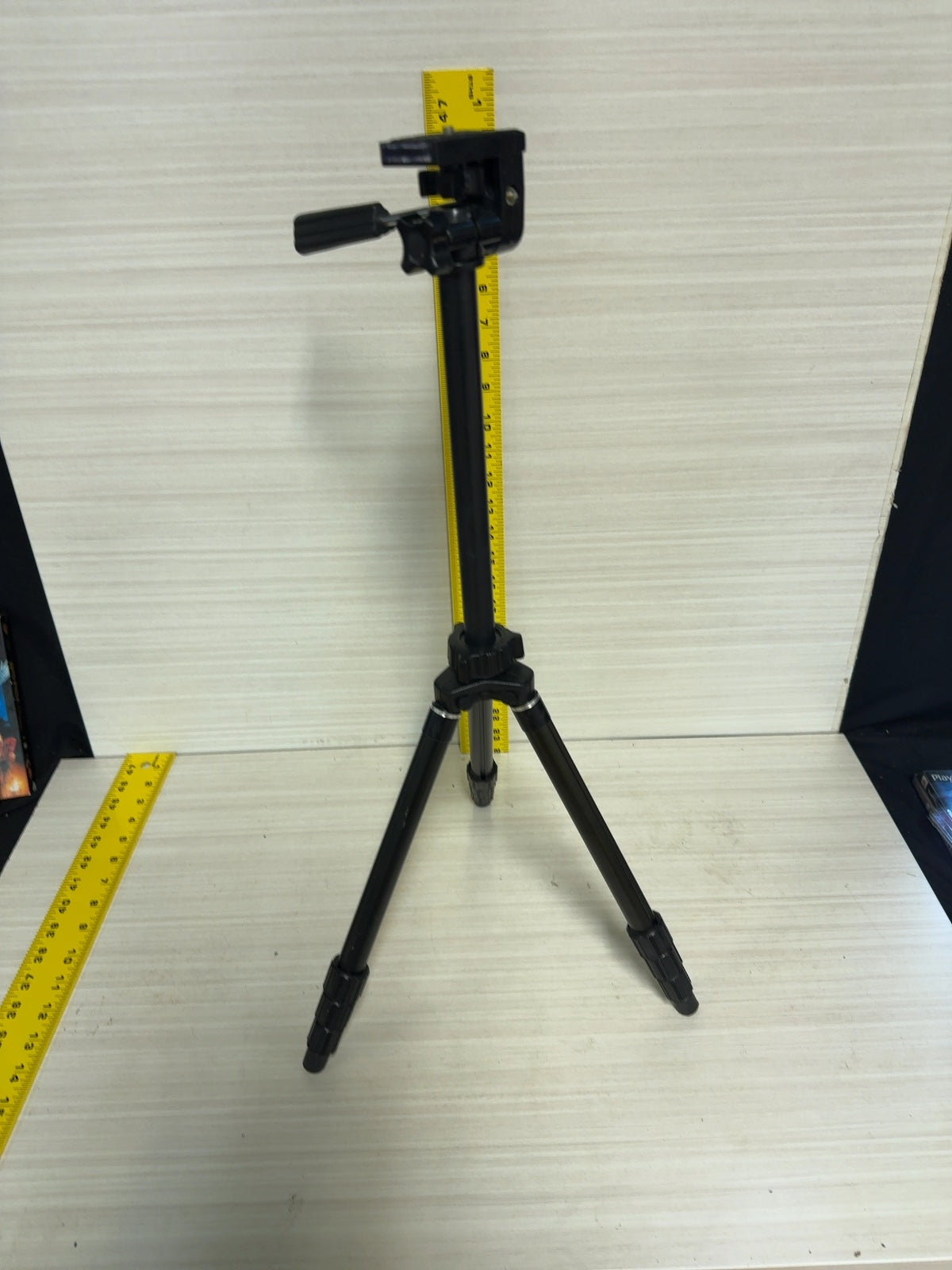 Lightweight Extendable Camera Tripod with Pan Handle and Quick Release Plate