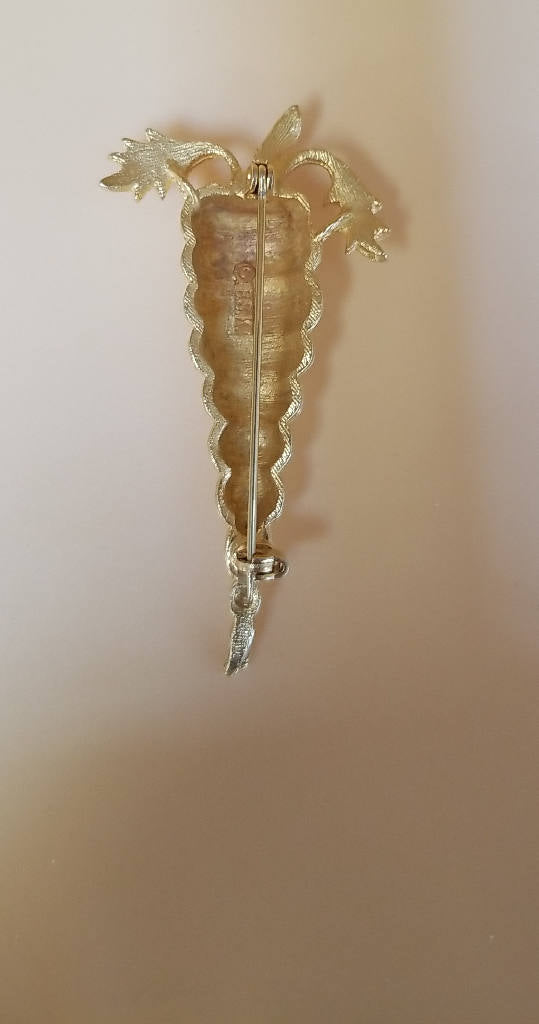 Stunning Gold Tone Carrot Design Brooch Pin Vegetable Jewelry