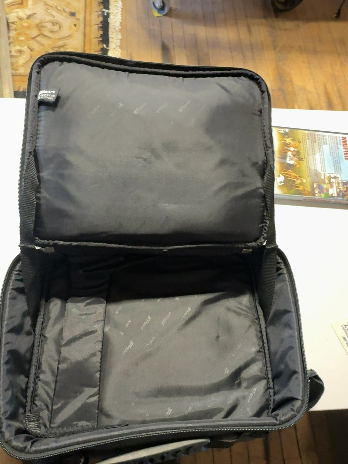 Targus Black Padded Camera Bag with Shoulder Strap, 3 Compartments