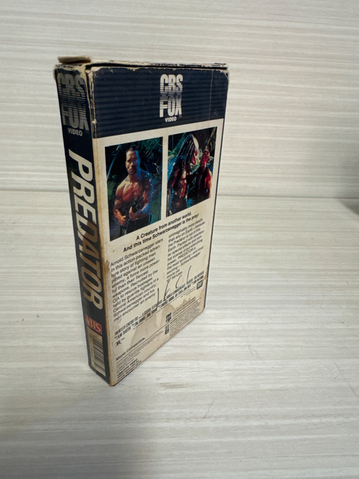 Predator (VHS, 1987) Arnold Schwarzenegger CBS/Fox Video Acceptable