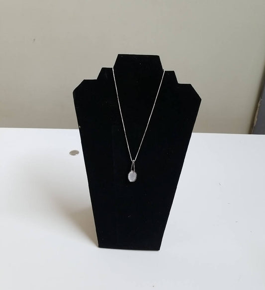 Elegant Vintage Silver Necklace with Oval Pendant