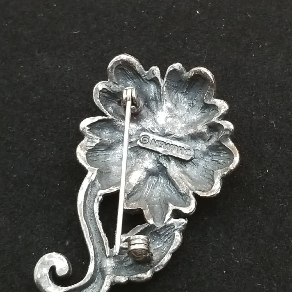 Stunning Vintage Flower Brooch with Pink Center Stone