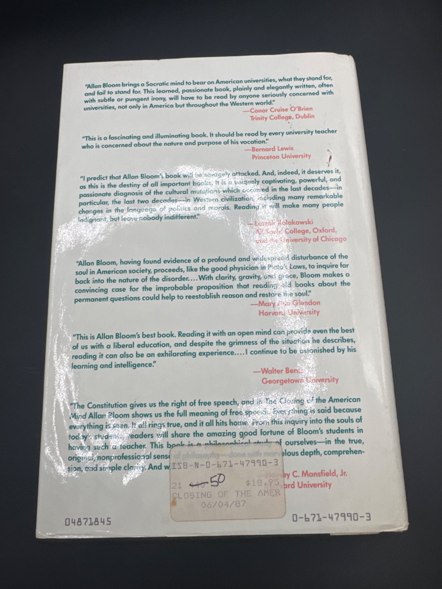 The Closing of the American Mind Allan Bloom and Saul Bellow — back_cover