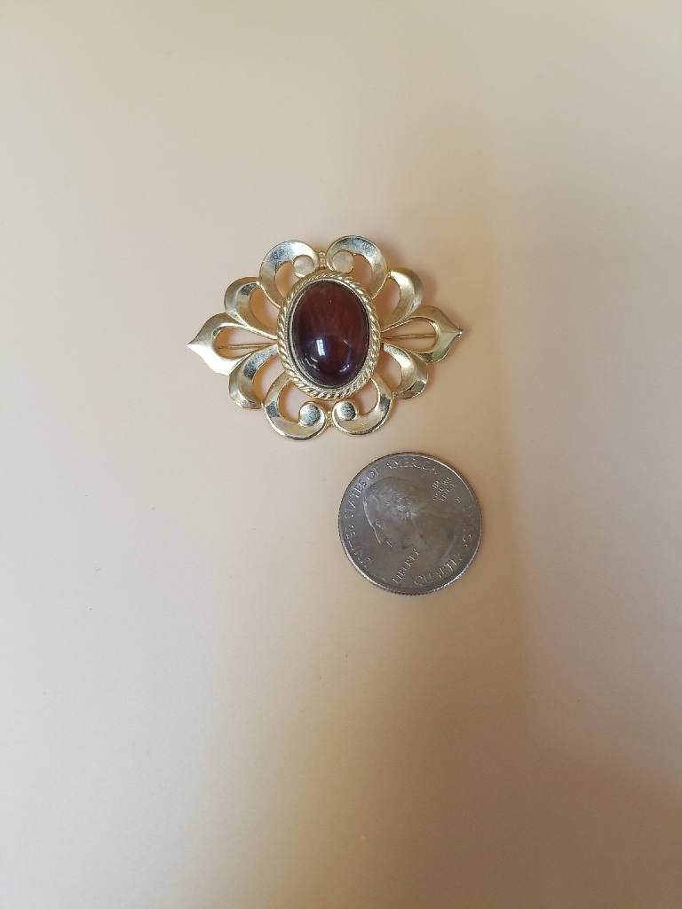 Stunning Vintage Inspired Brooch Pin with Brown Center Stone