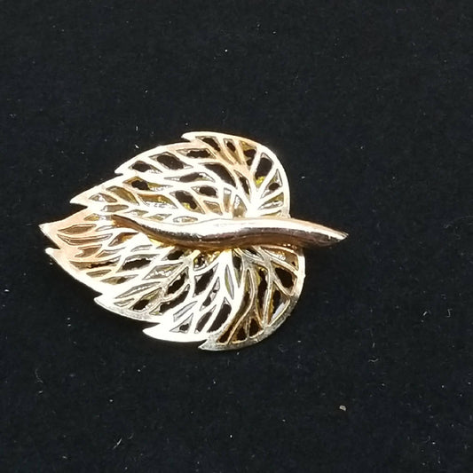 Elegant Leaf Brooch Pin in Gold Tone Metal