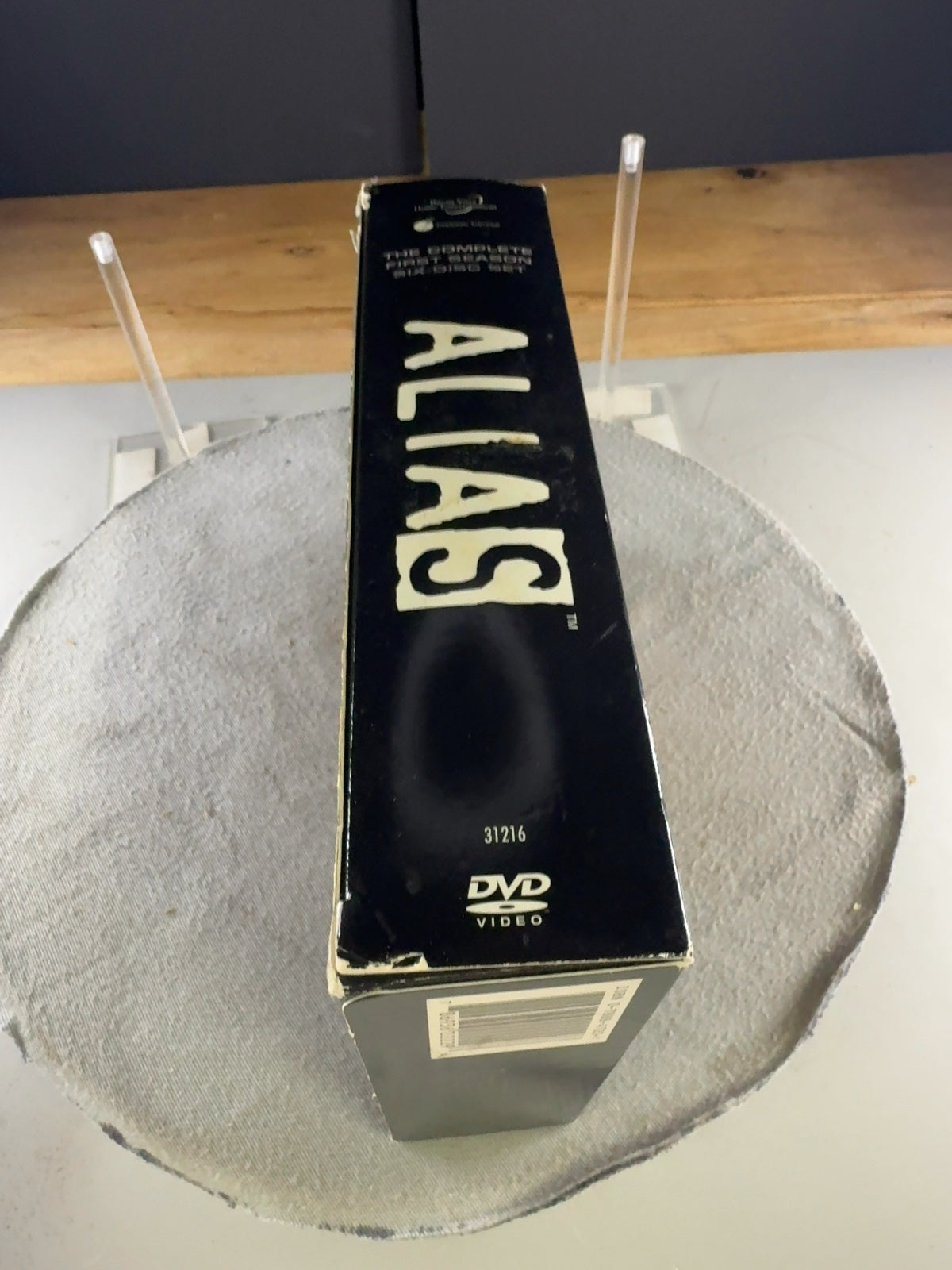 Alias (DVD, 2002) Acceptable Jennifer Garner Buena Vista Home Entertainment