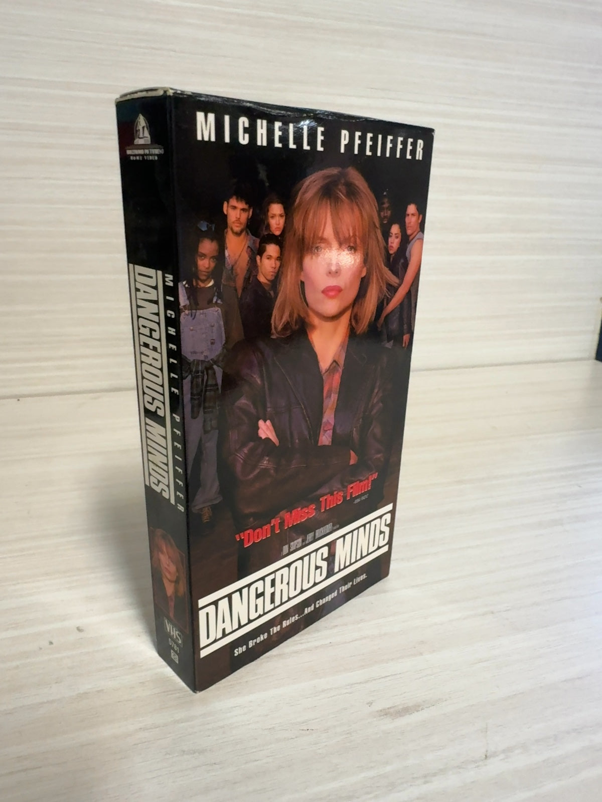 Dangerous Minds (VHS, 1997) Michelle Pfeiffer Hollywood Pictures Very Good