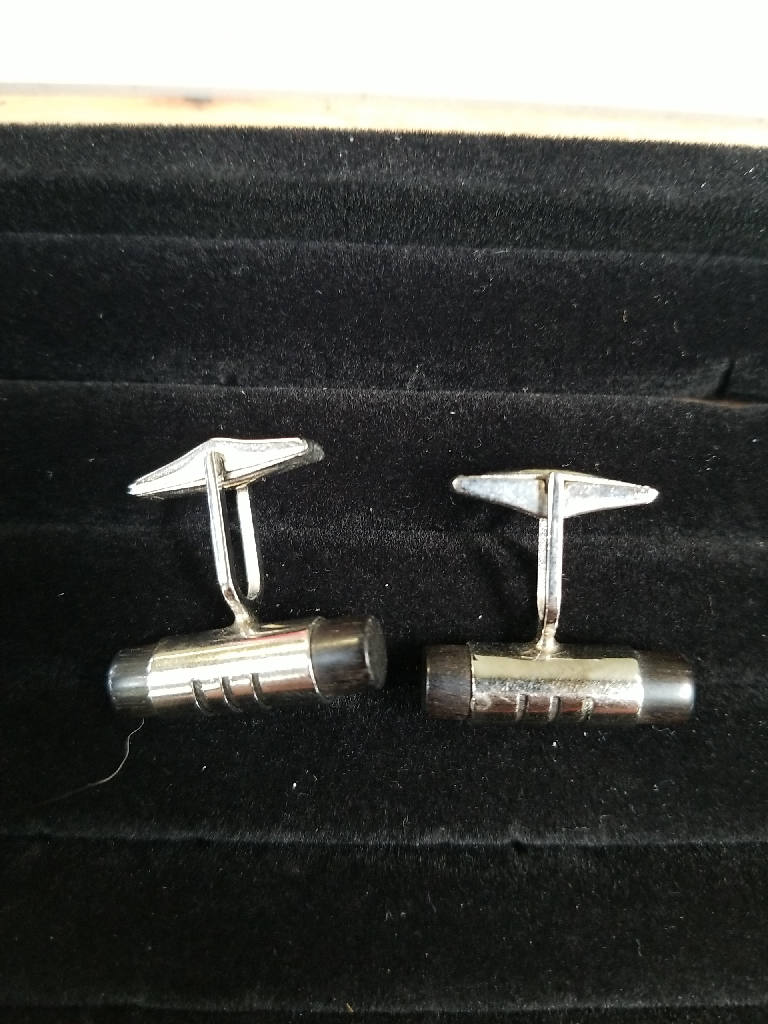 Stunning Vintage Silver Tone Cufflinks in Barrel Design