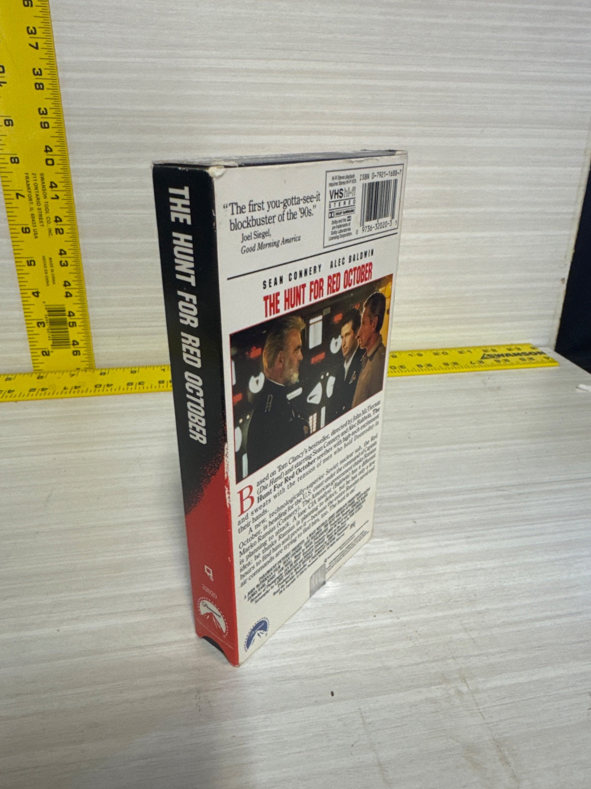 The Hunt for Red October (VHS, 1990) Sean Connery Paramount Pictures Acceptable