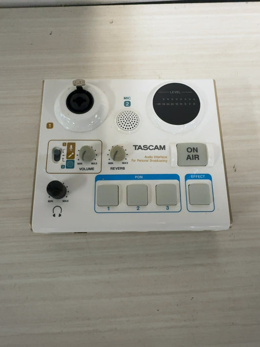 Tascam US-32 MiniStudio USB Podcasting Studio
