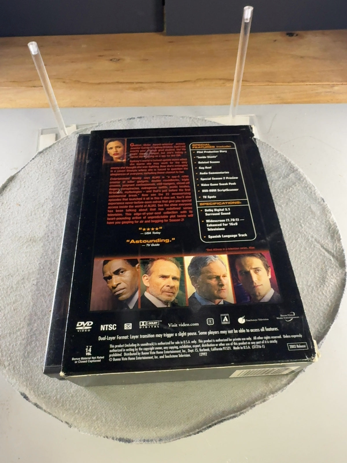 Alias (DVD, 2002) Acceptable Jennifer Garner Buena Vista Home Entertainment