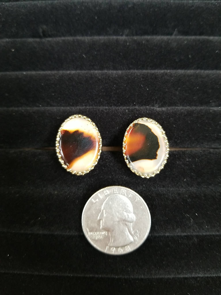 Stunning Vintage Agate Oval Cufflinks with Gold-Tone Trim