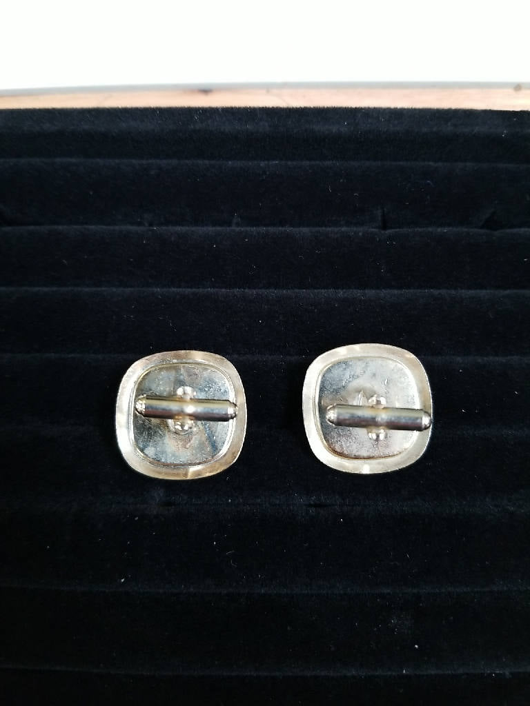 Stunning Vintage Retro Black Gold Tone Cufflinks for Men's Stylish Look