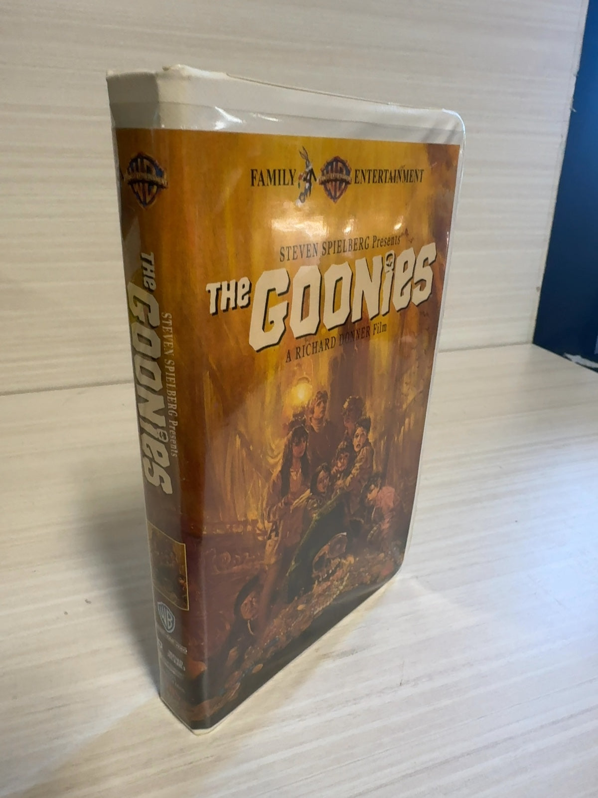 The Goonies (VHS, 1997) Sean Astin Josh Brolin Warner Bros. Very Good