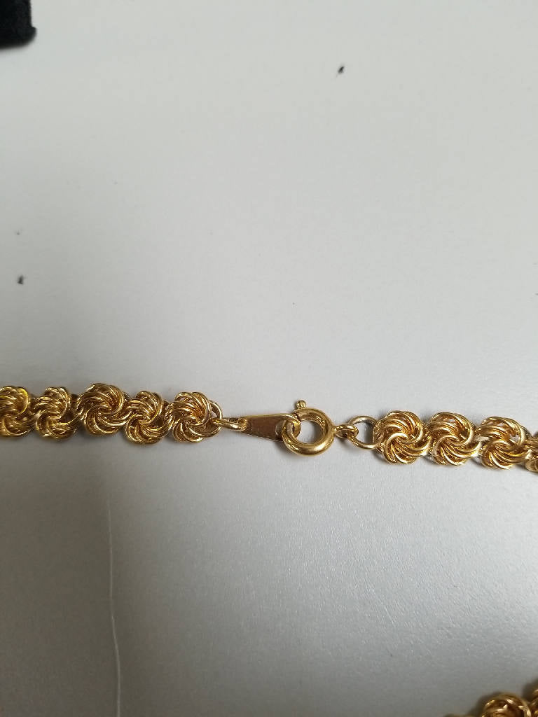 Elegant Gold Rolo Chain Necklace with Secure Clasp 24 Inch