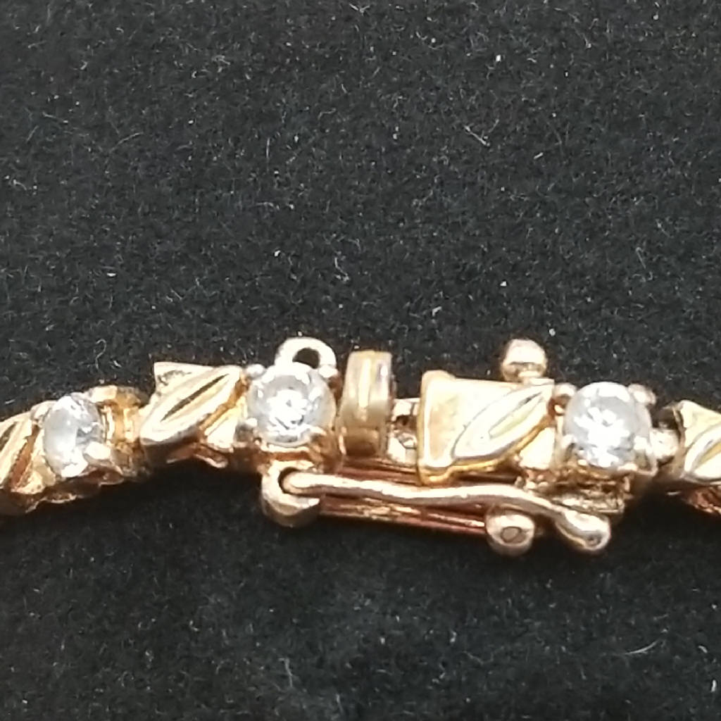 Elegant Gold-Tone Bracelet with Clear Rhinestones