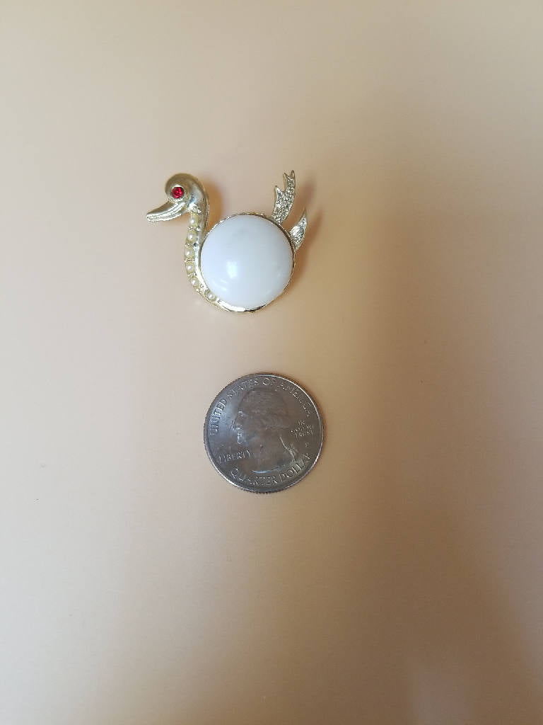 Elegant Swan Brooch with White Cabochon & Red Crystal Eye
