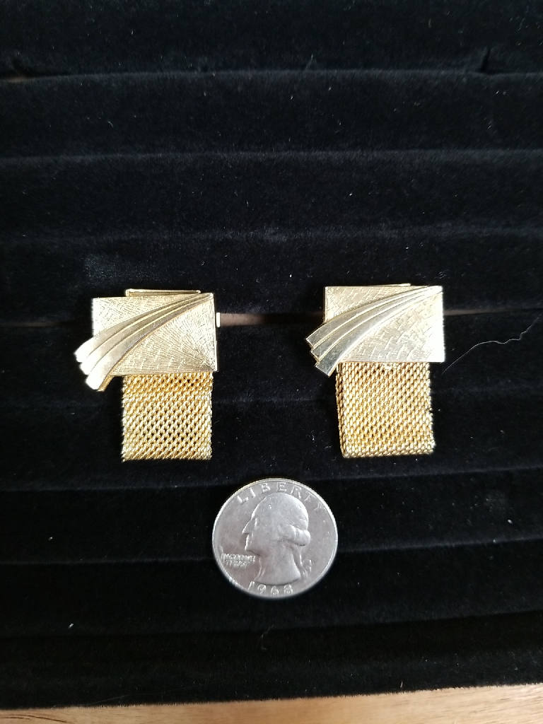 Stunning Art Deco Style Gold Tone Mesh Cufflinks for Men