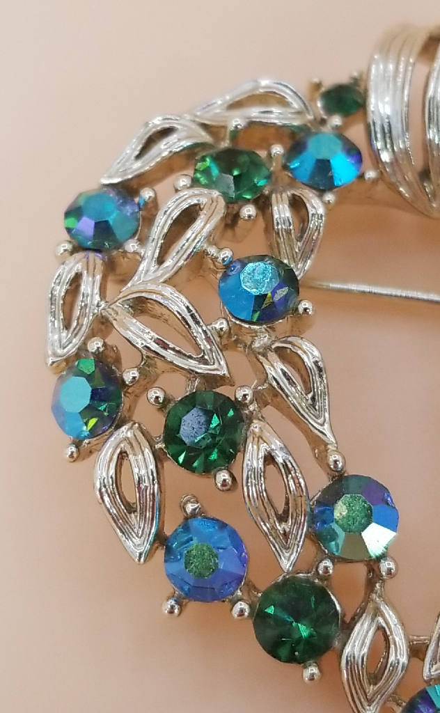 Stunning Vintage Silver Tone Wreath Brooch with Green and Blue Rhinestones