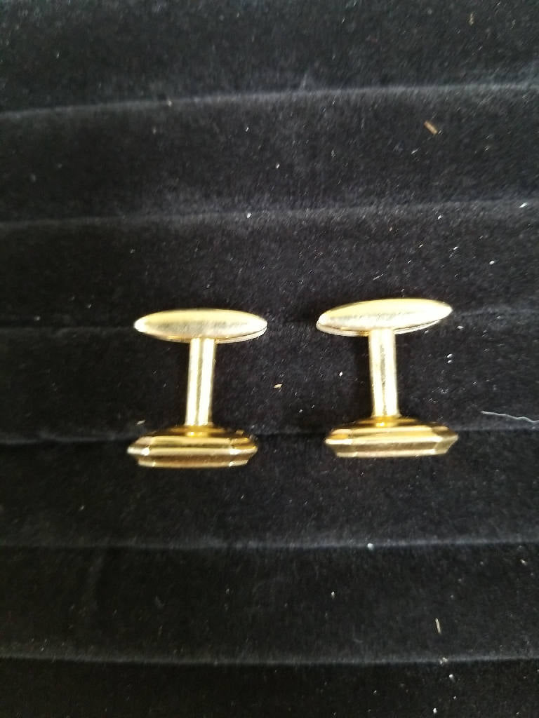 Stunning Vintage Gold-Tone Engraved Cufflinks Elegant Men’s Jewelry