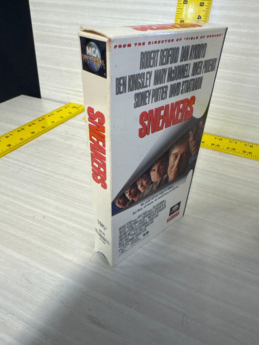 Sneakers (VHS, 1993) Robert Redford Dan Aykroyd MCA Universal Very Good